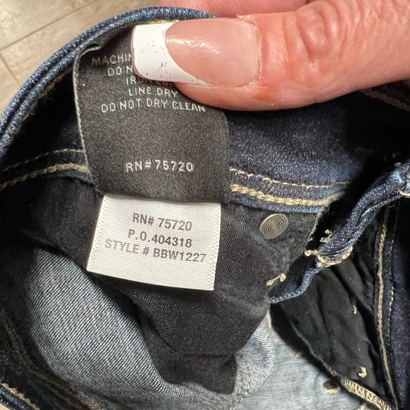 💙💙 Buckle Black Fit No. 53 Stretch Capri Jean💙💙SZ 23- NWOT - Picture 10 of 16